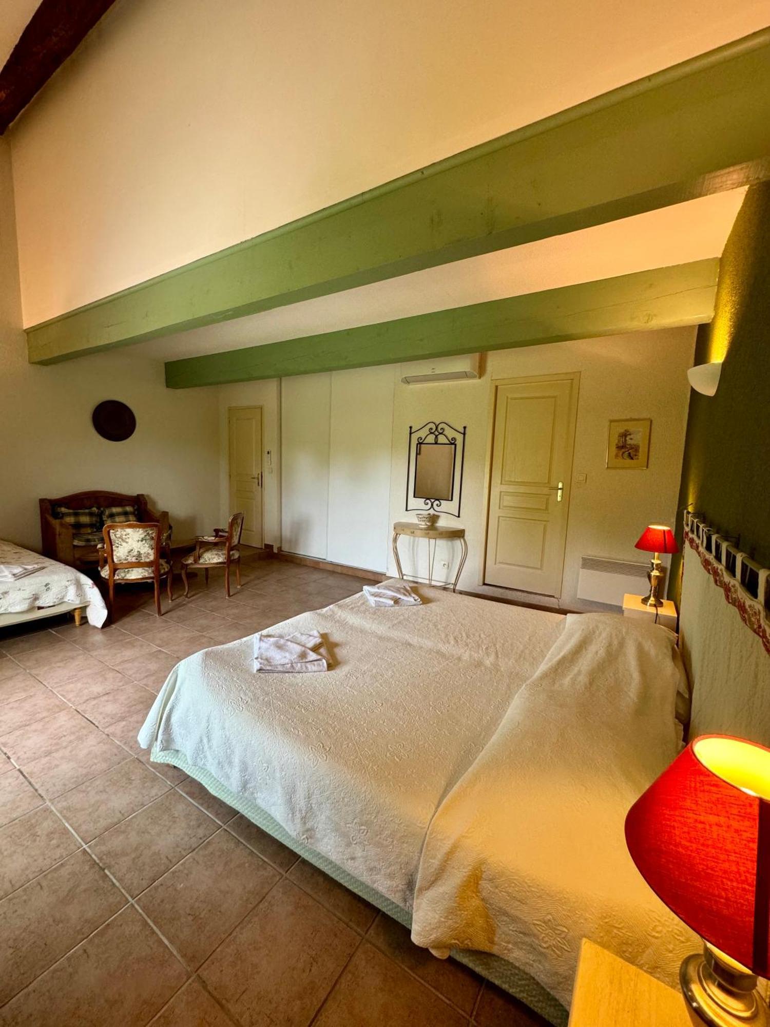 Mas Du Grand Peloux Hotel Port-Saint-Louis-du-Rhône Cameră foto