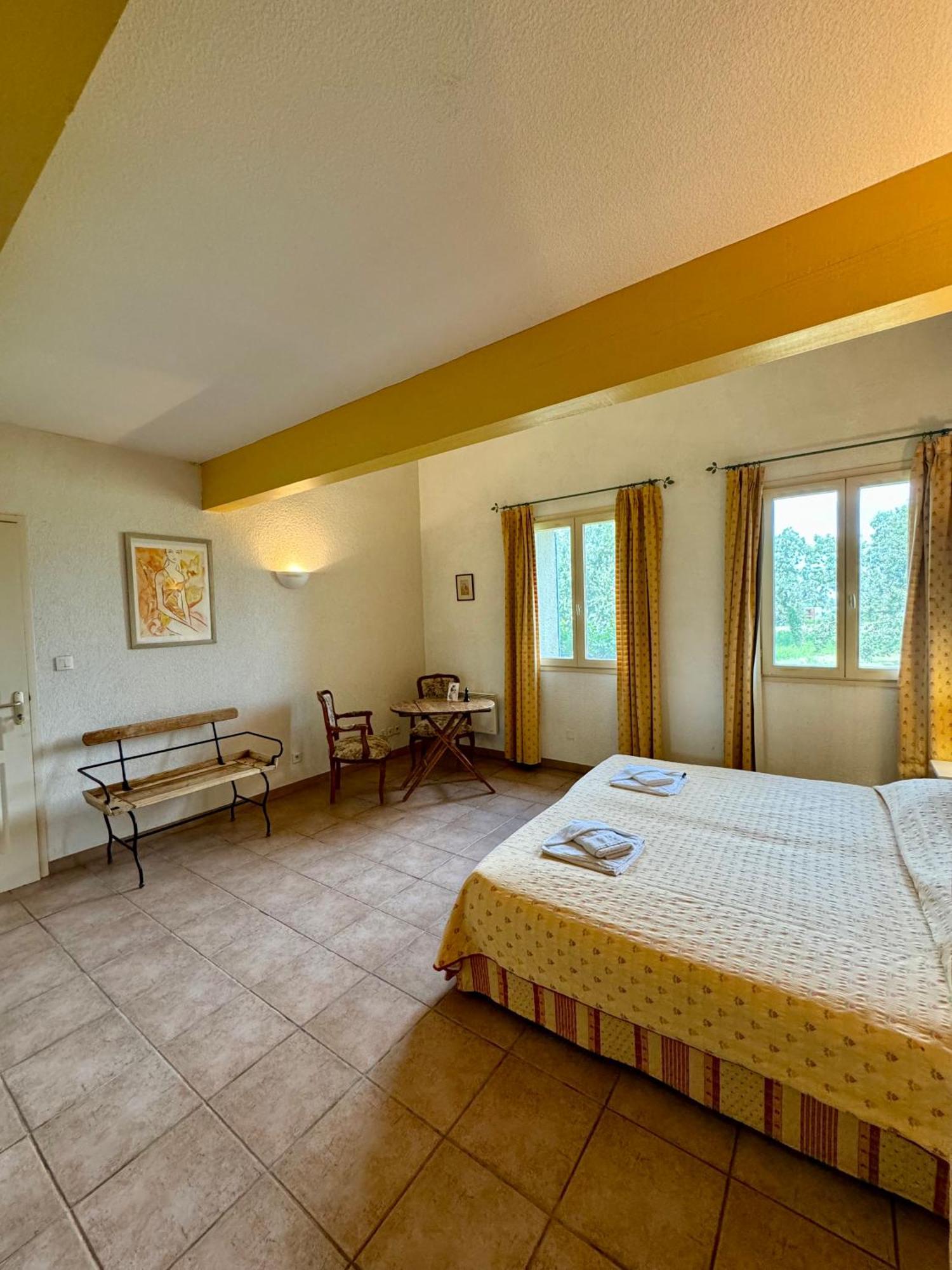 Mas Du Grand Peloux Hotel Port-Saint-Louis-du-Rhône Cameră foto