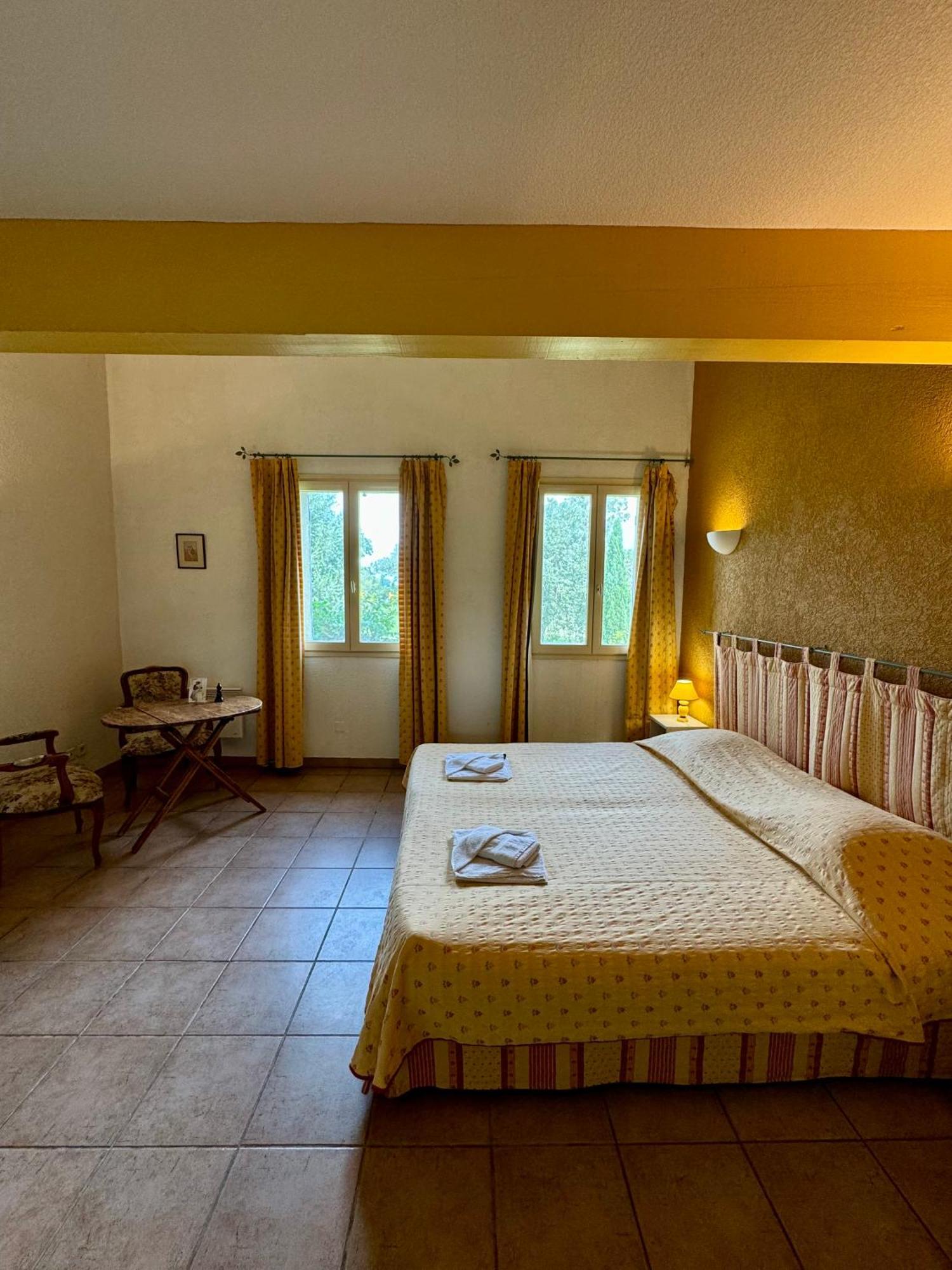 Mas Du Grand Peloux Hotel Port-Saint-Louis-du-Rhône Cameră foto