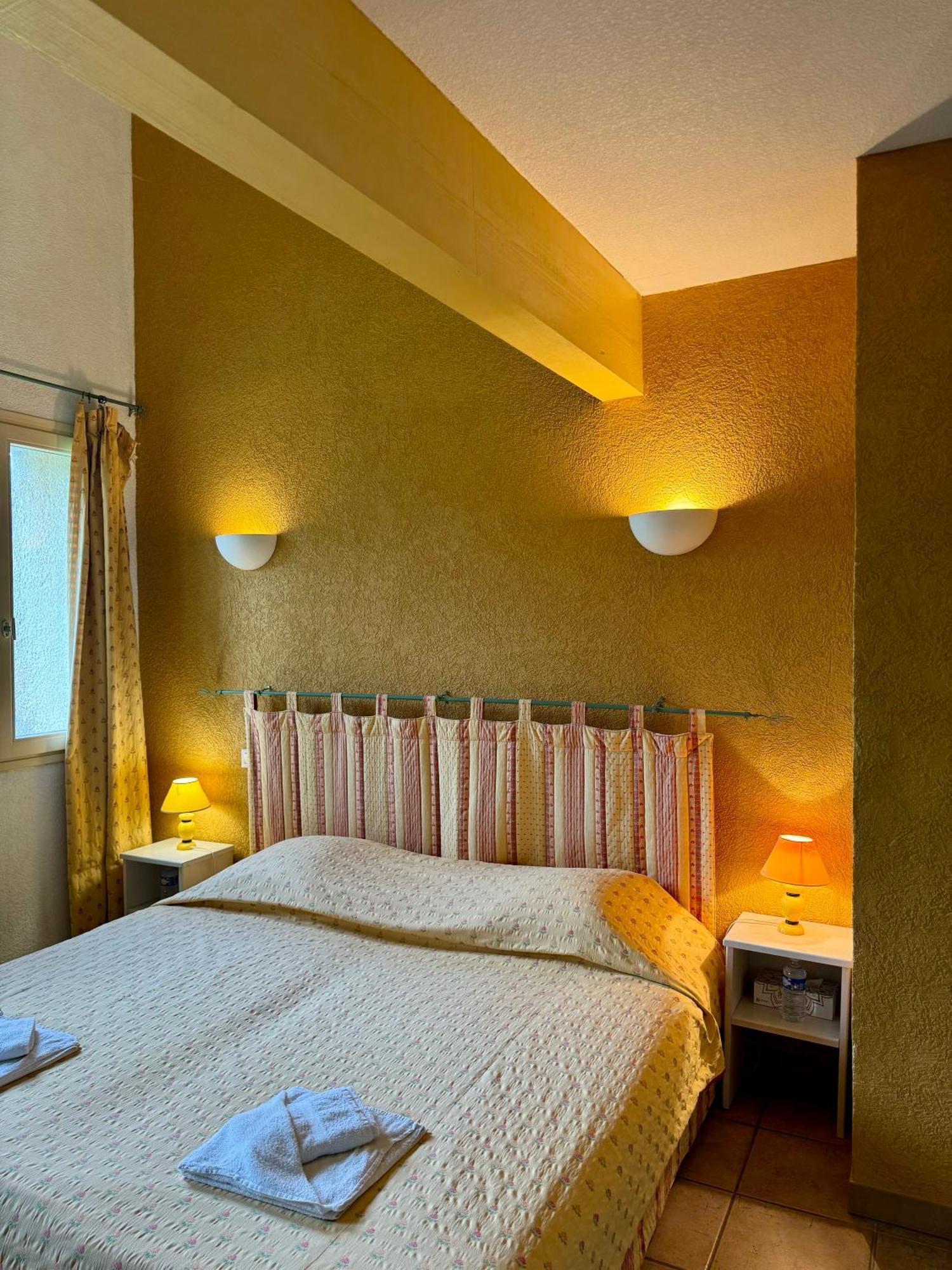 Mas Du Grand Peloux Hotel Port-Saint-Louis-du-Rhône Cameră foto